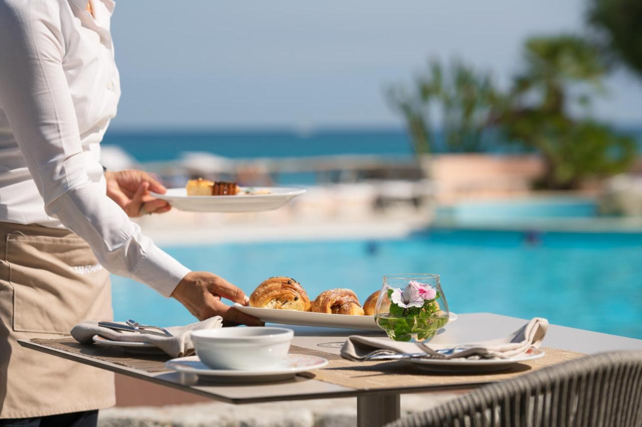 Hotel Villaggio Cala Di Volpe Capo Vaticano Ngoại thất bức ảnh