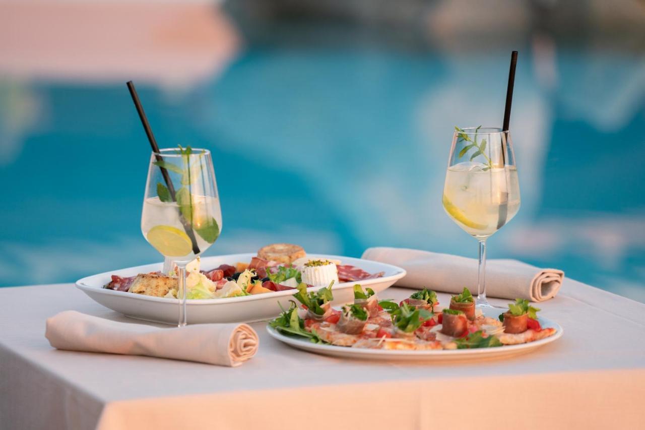 Hotel Villaggio Cala Di Volpe Capo Vaticano Ngoại thất bức ảnh