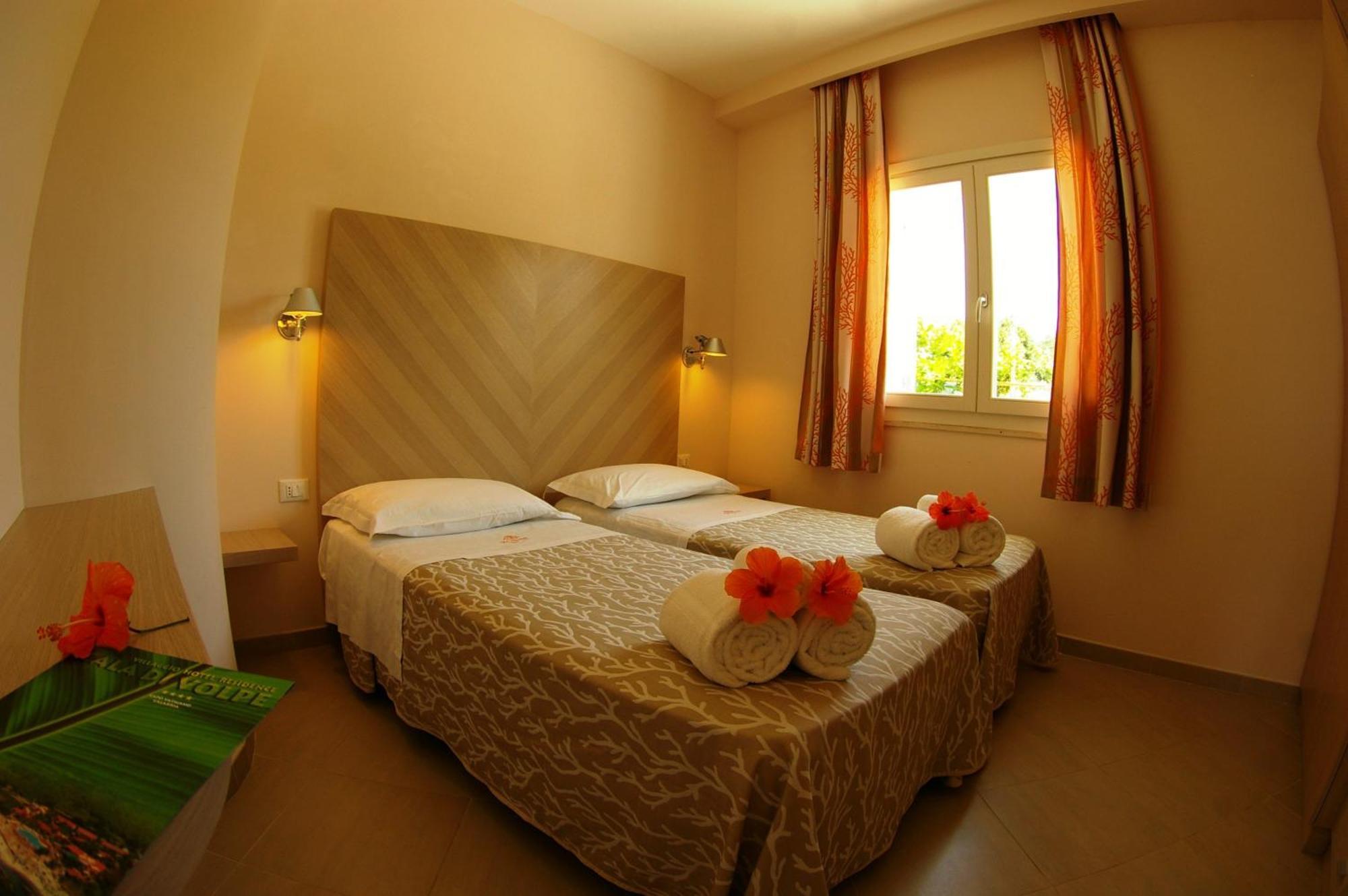 Hotel Villaggio Cala Di Volpe Capo Vaticano Ngoại thất bức ảnh