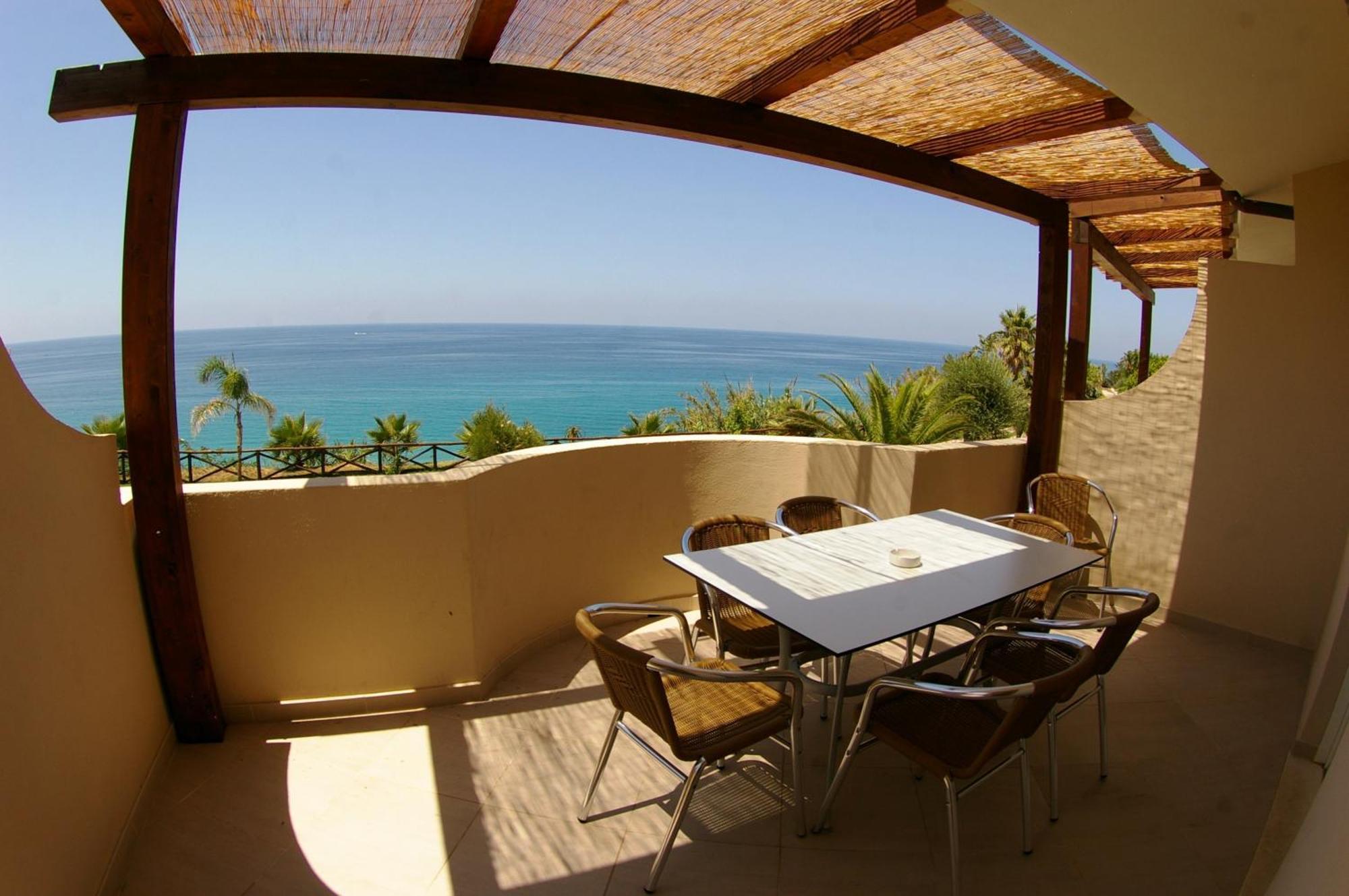 Hotel Villaggio Cala Di Volpe Capo Vaticano Ngoại thất bức ảnh