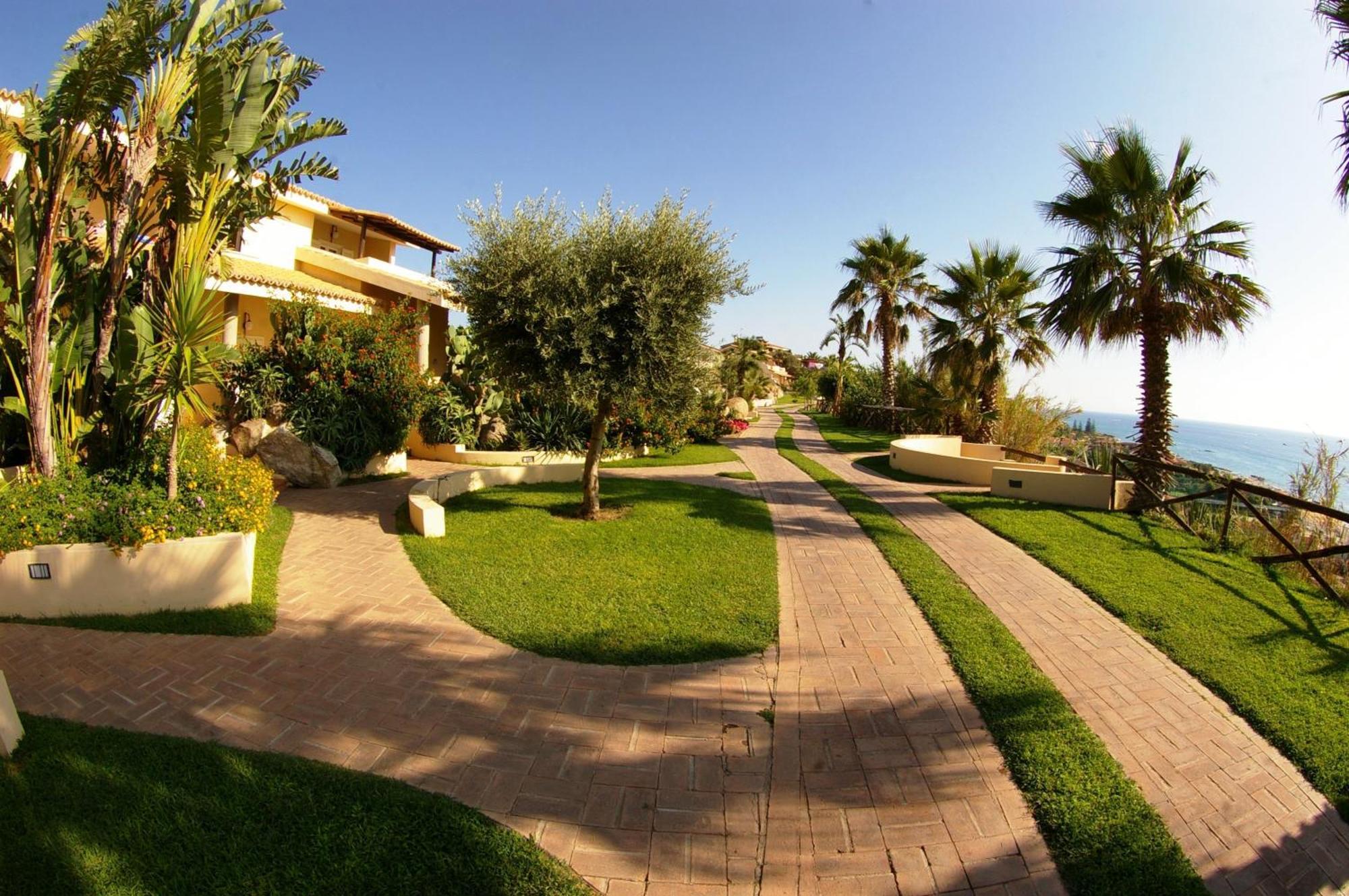 Hotel Villaggio Cala Di Volpe Capo Vaticano Ngoại thất bức ảnh