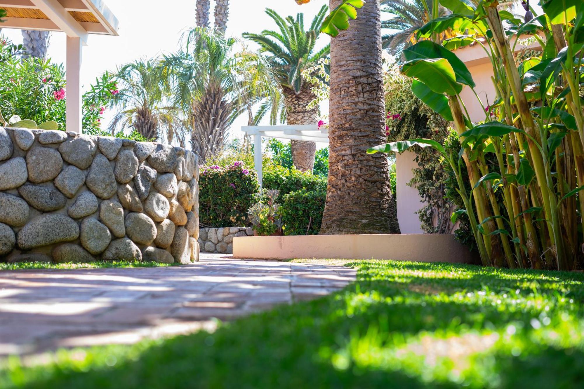 Hotel Villaggio Cala Di Volpe Capo Vaticano Ngoại thất bức ảnh