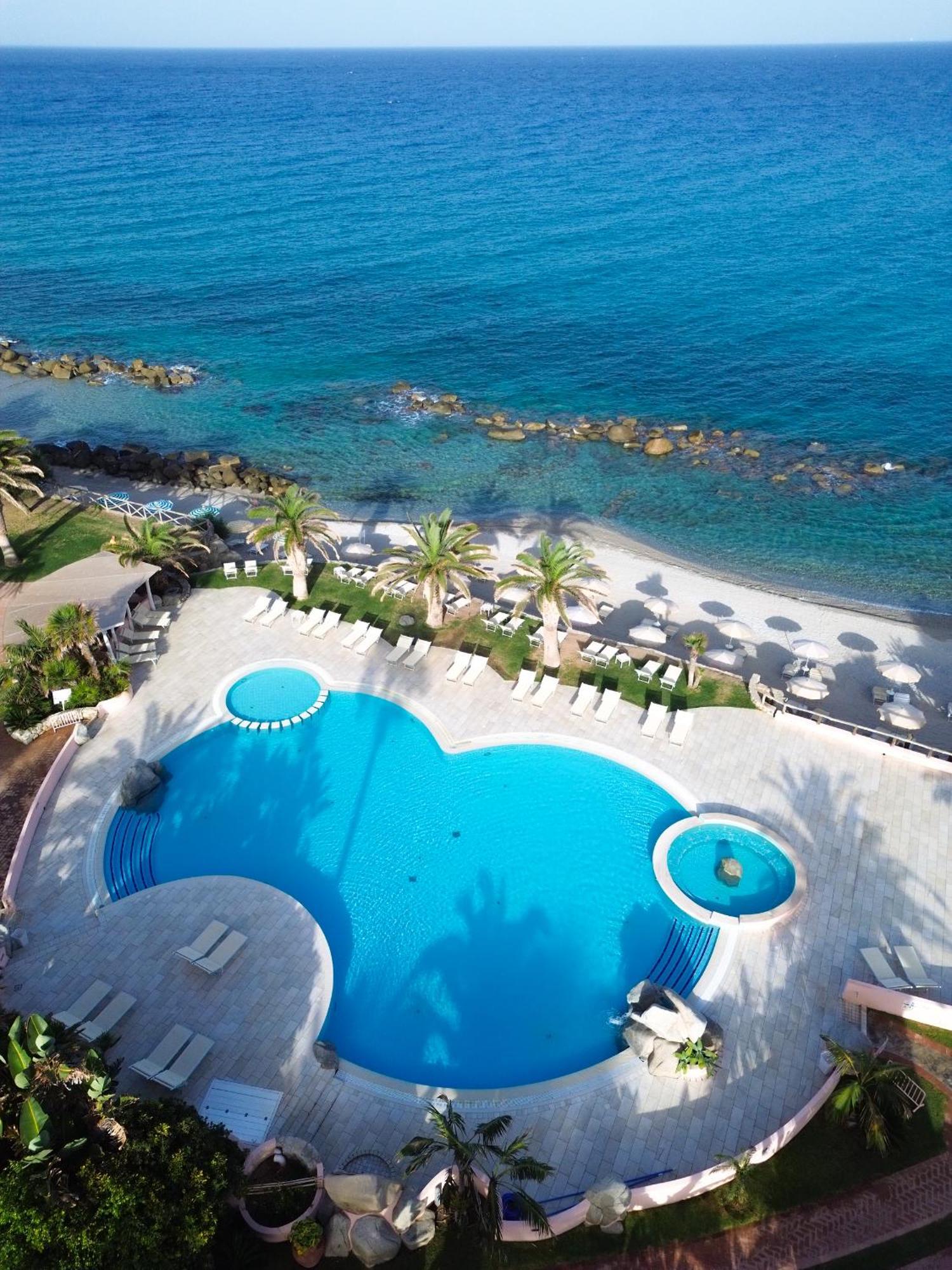 Hotel Villaggio Cala Di Volpe Capo Vaticano Ngoại thất bức ảnh