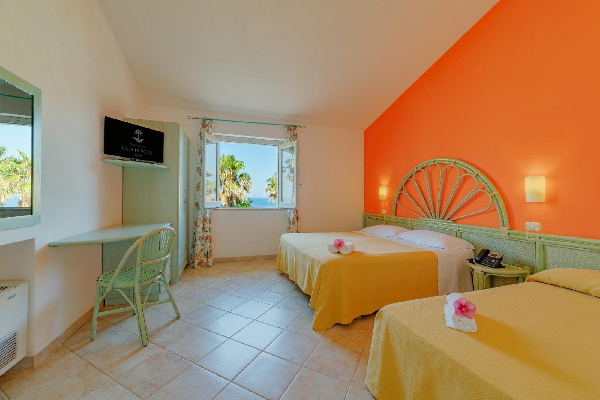 Hotel Villaggio Cala Di Volpe Capo Vaticano Ngoại thất bức ảnh
