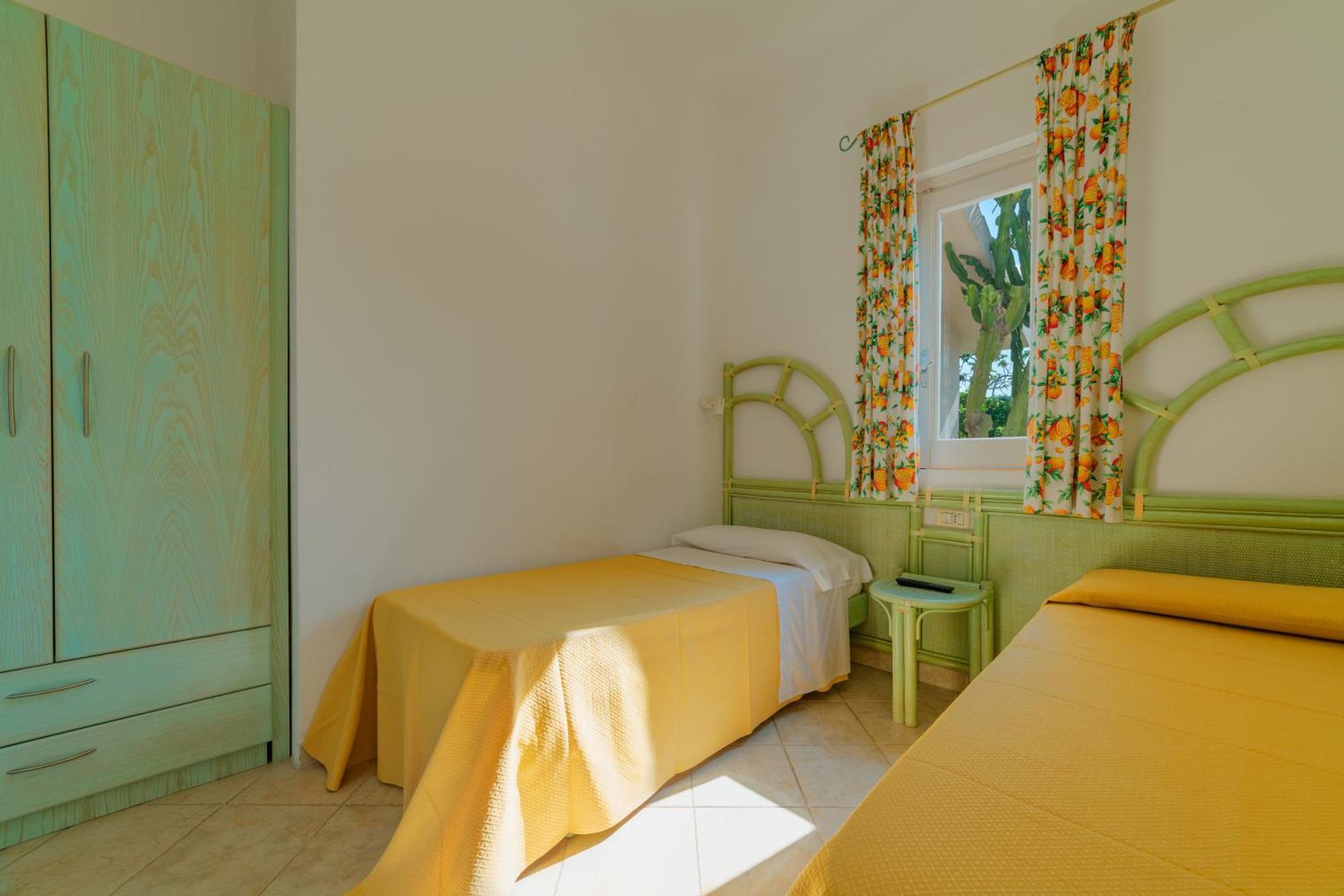 Hotel Villaggio Cala Di Volpe Capo Vaticano Ngoại thất bức ảnh