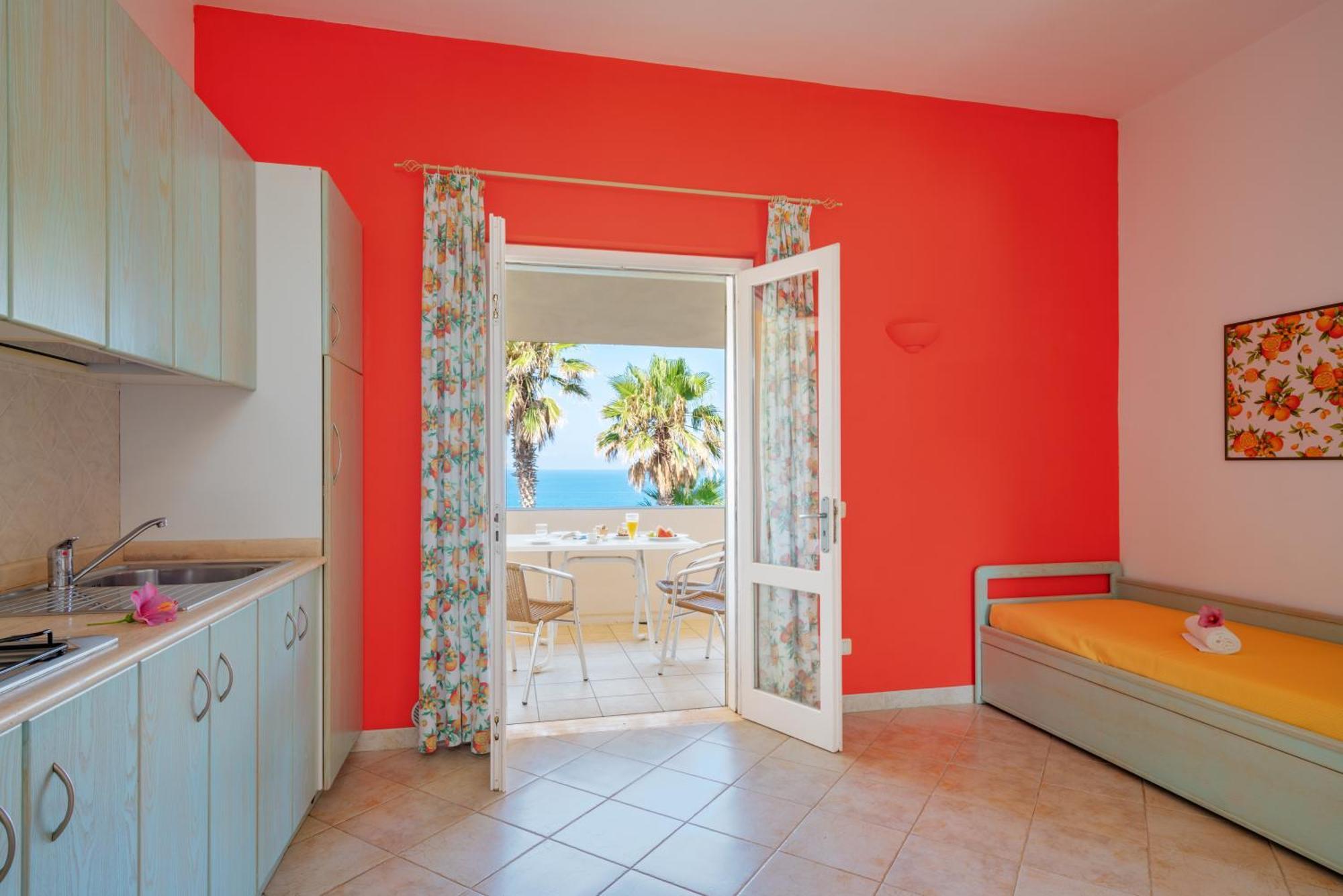 Hotel Villaggio Cala Di Volpe Capo Vaticano Ngoại thất bức ảnh