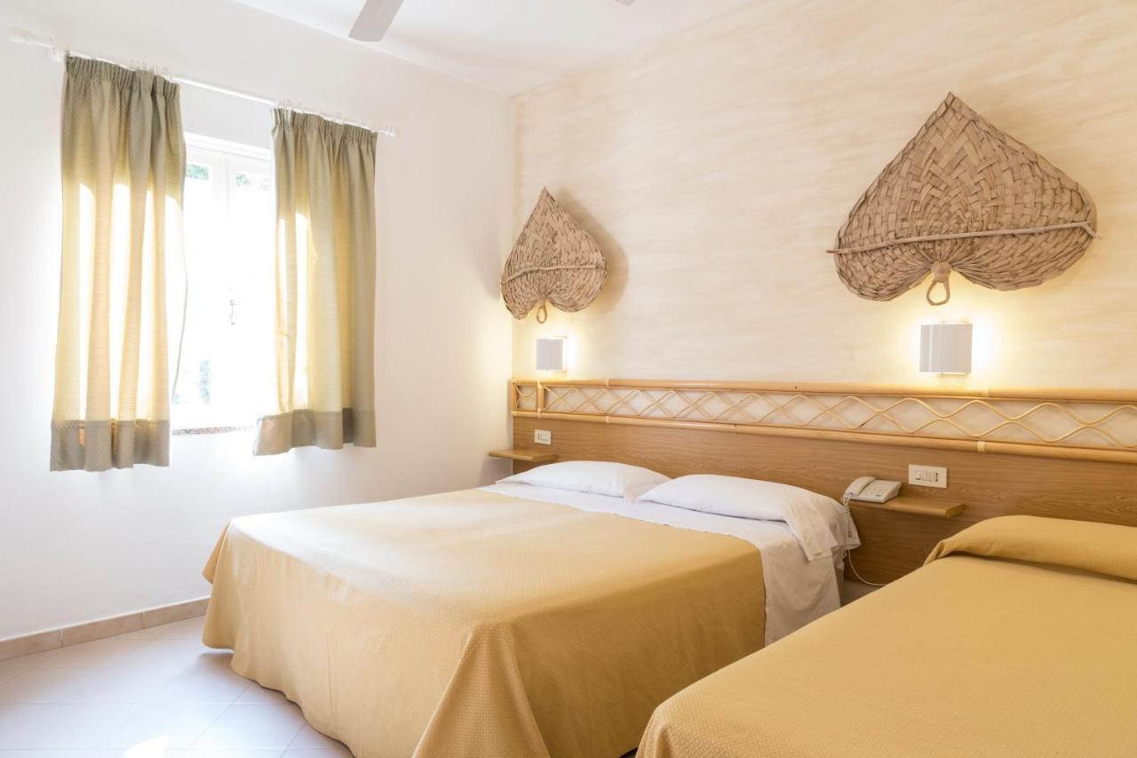 Hotel Villaggio Cala Di Volpe Capo Vaticano Ngoại thất bức ảnh